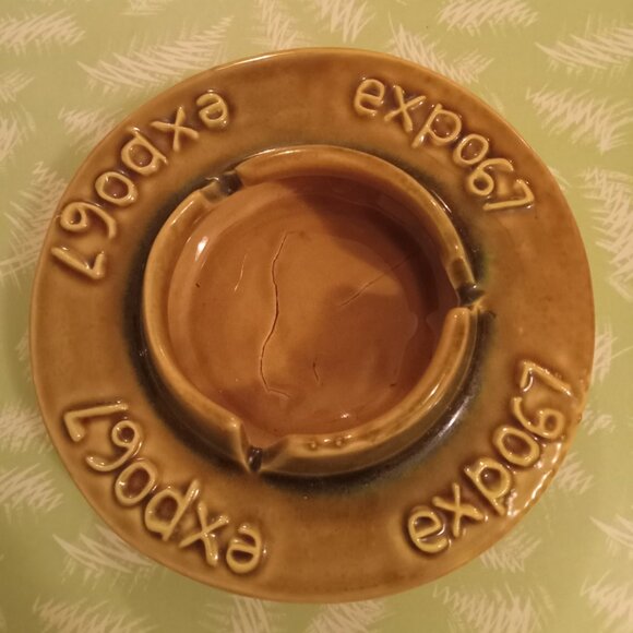 Expo 67 ashtray made in Canada poterie laurentienne - Picture 1 of 3